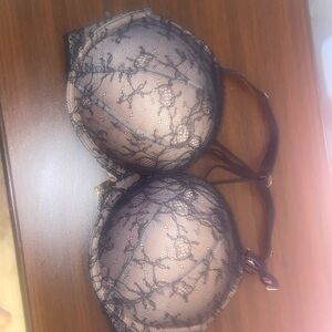 Victoria’s Secret black lace, 38 C SEXY Add 2 Cup sizes too small for me